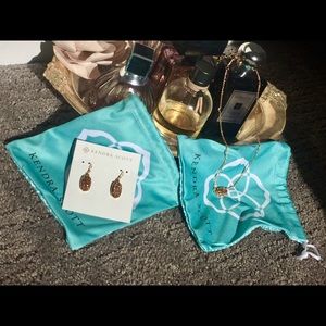 Kendra Scott Elisa pendant necklace/Lee earrings